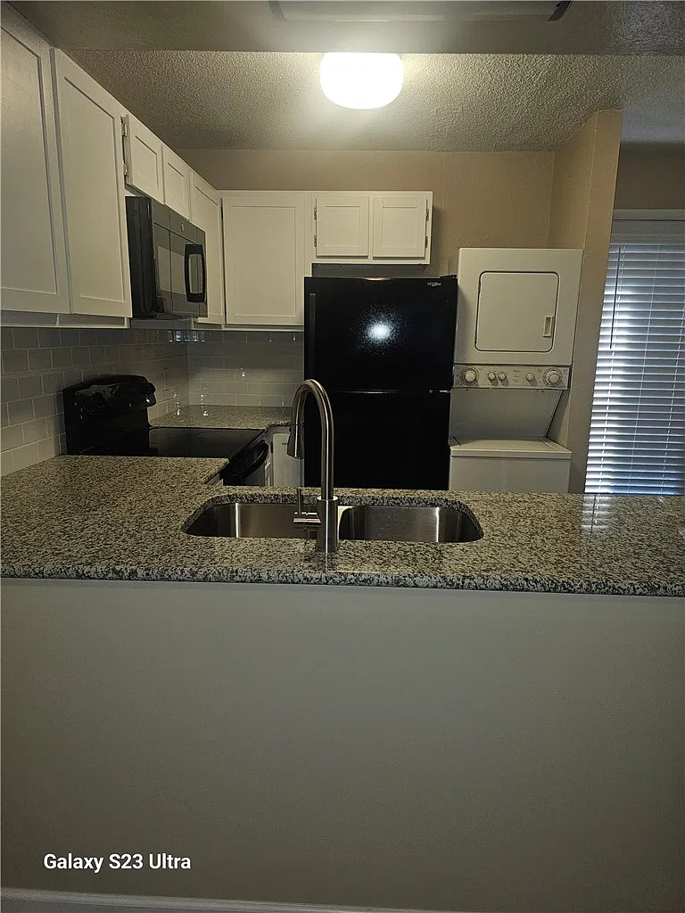 2 bed, 2.0 bath, $900 — Photo 1