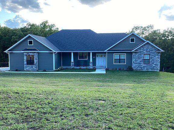 2nd image of 631 Spruce Ln