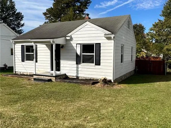 311 Hawthorne Ln, Burlington, NC 27215