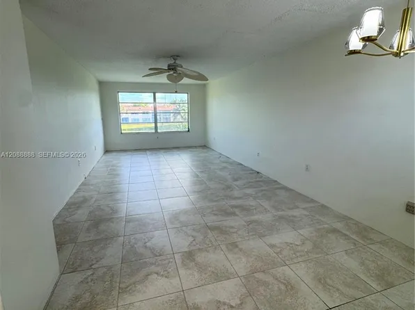 2940 NE 203rd St #213-C, Miami, FL 33180