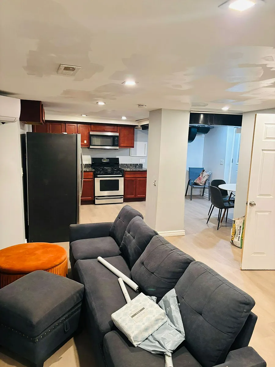 Building Photo - 1020 S Claremont Ave #1
