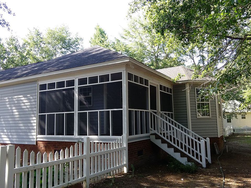 2nd image of 2558 Yosemite Ct