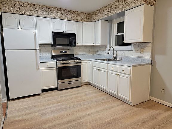 3rd image of 194 Kearney Ave Floor 2