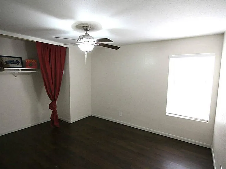 5550 N Braeswood Blvd #136 — Photo 12