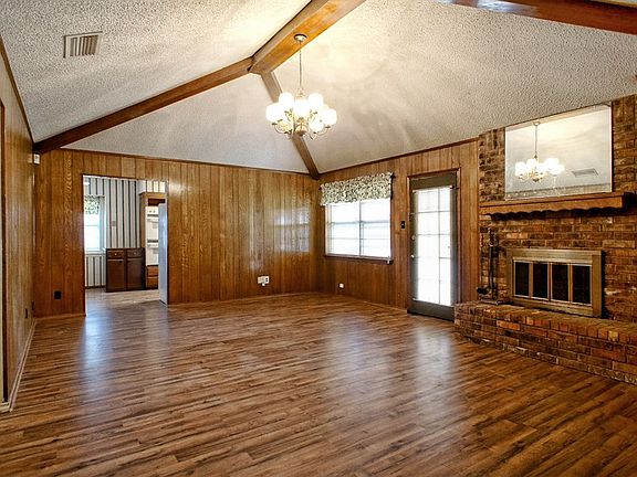 4th image of 3817 Fox Hollow Dr