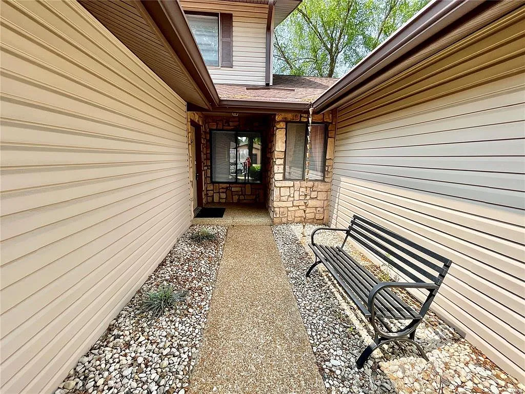 2 bed, 1200 sqft, $1,675 — Photo 2