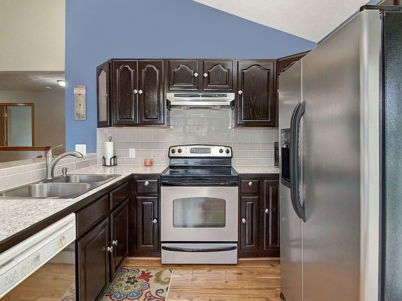 3rd image of 13069 Blueberry Ln