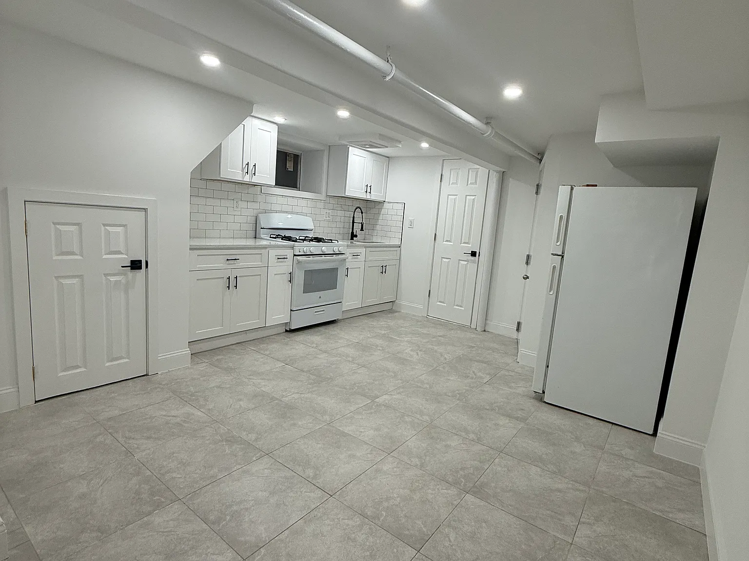 2 bed, $2,200 — Photo 3