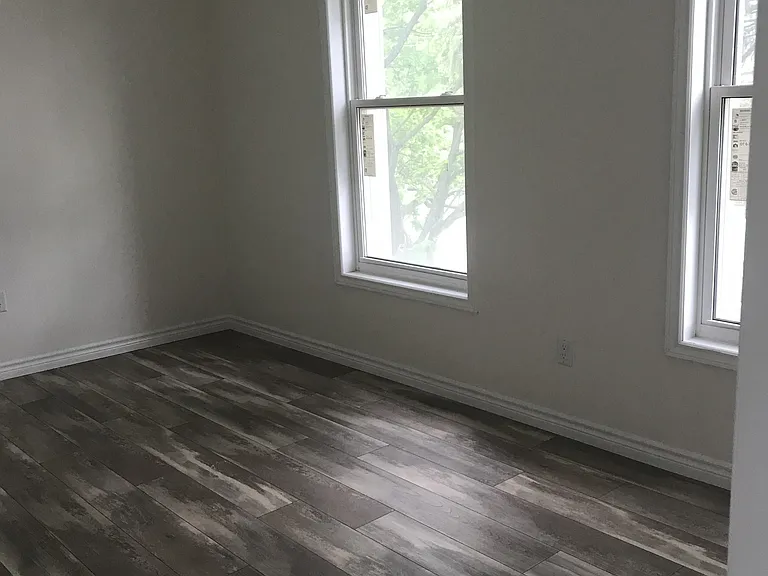 1070 Cockshutt Rd #3 — Photo 11