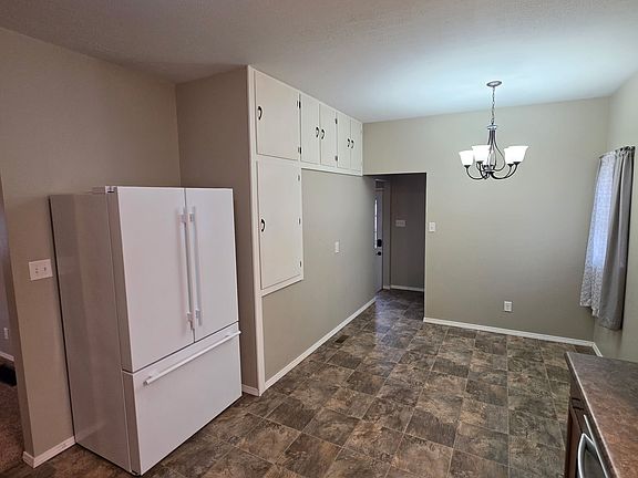 3rd image of 403 Roland St
