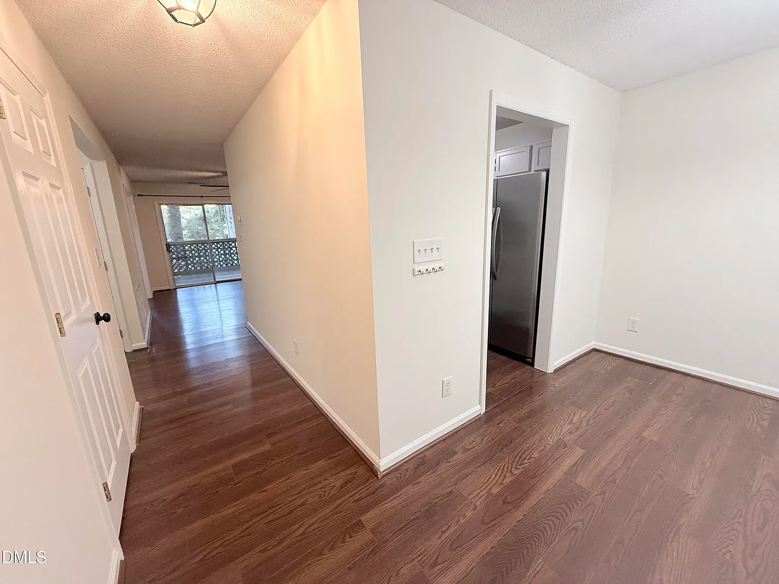 2 bed, 2.0 bath, 968 sqft, $1,495 — Photo 3