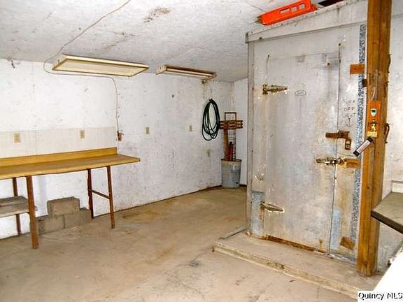Home for Sale in Quincy, IL $72,000