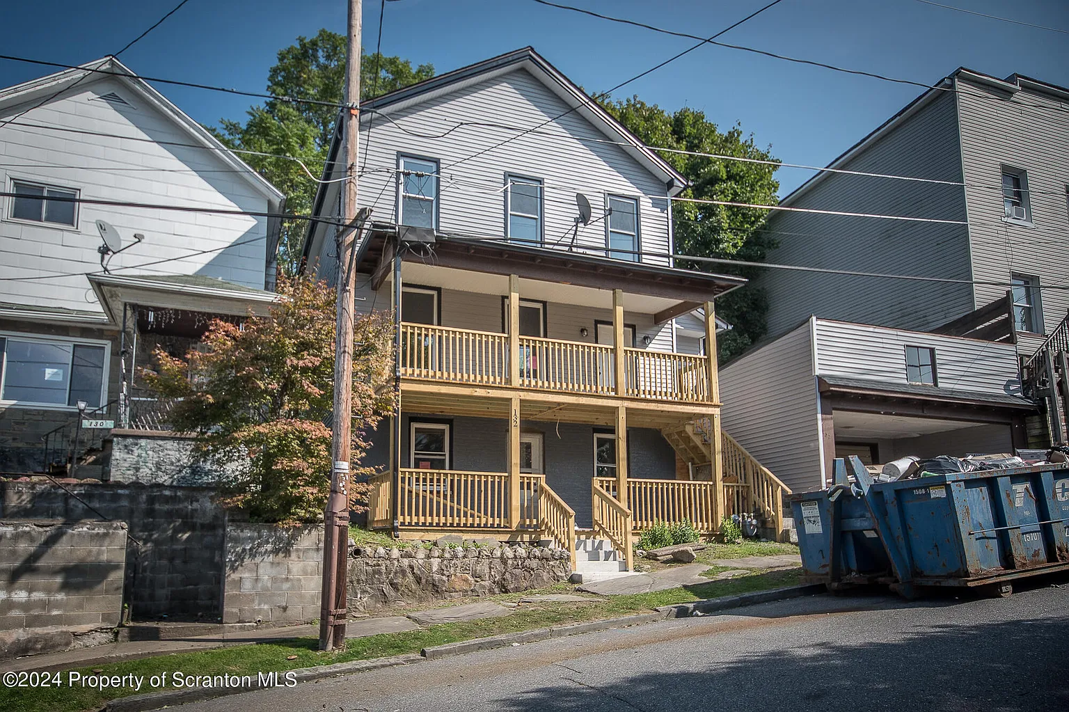 132 Spring St photo 1