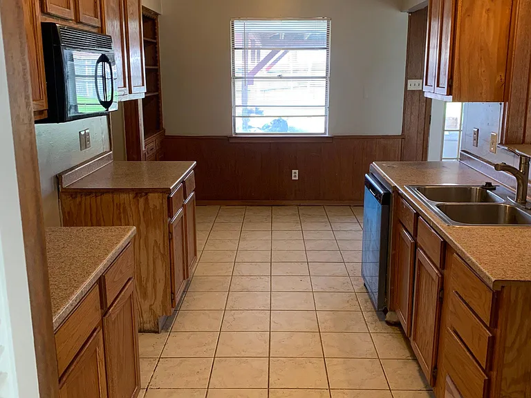 621 Tarryall Dr — Photo 8