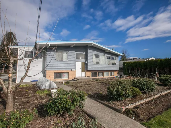 7017 Kitchener St, Burnaby, BC V5A 1K8