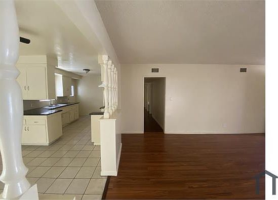 3rd image of 519 S Grevillea Ave APT 1