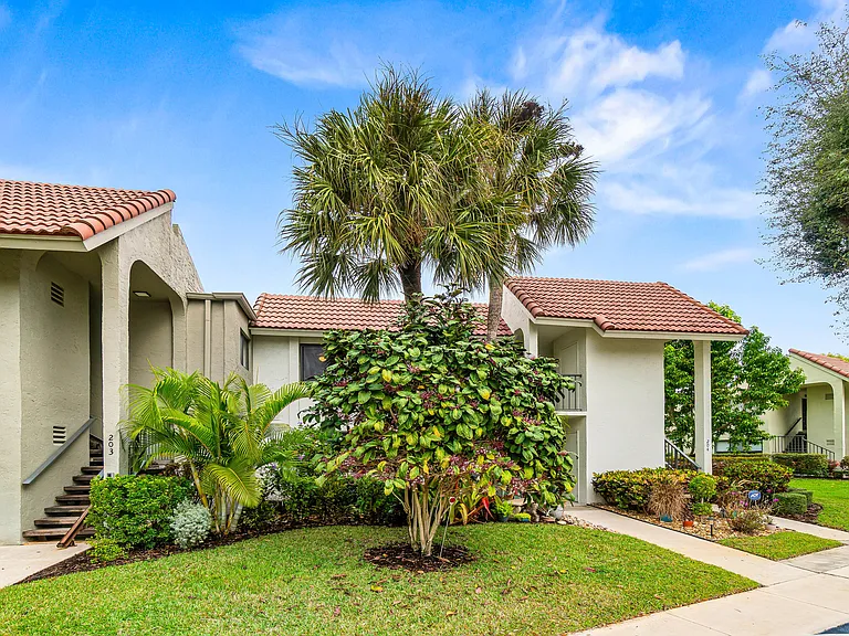 5687 Fairway Park Dr — Photo 34