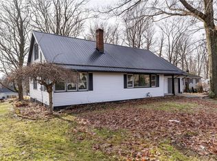 326 Frazier Dr, New Castle, PA 16105