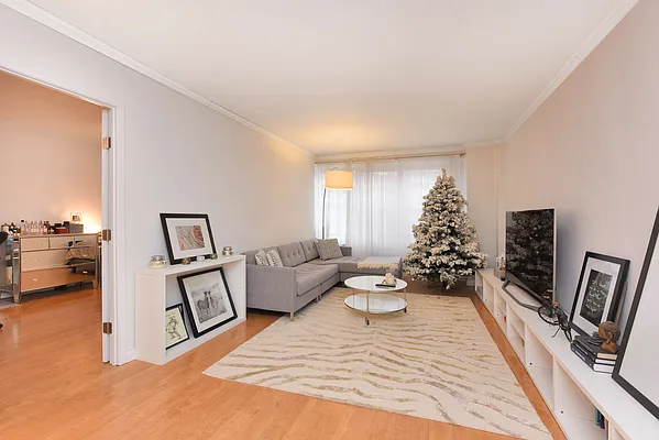 Sold by Benjamin Realty Since 1980 | media 15