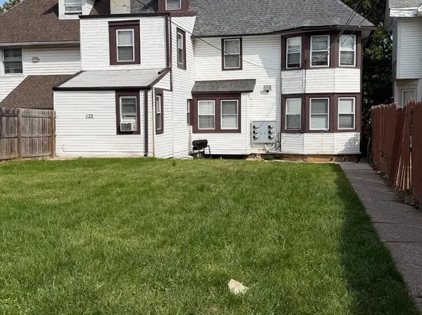 122 Main St, Darby, PA 19023