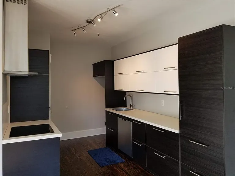 835 7th Ave S #3 — Photo 5