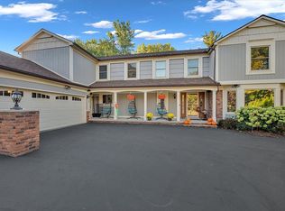 3834 Spanish Oaks Dr, West Bloomfield, MI 48323