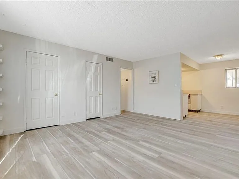 3841 Daisy St #19 — Photo 12