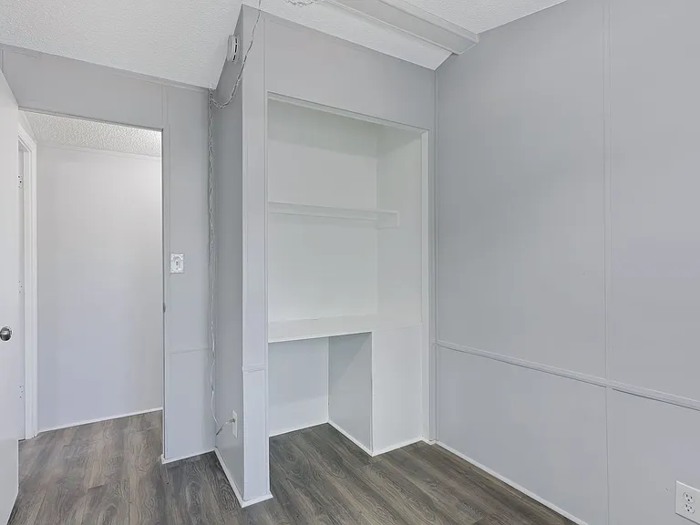 755 W Dewey Ave — Photo 8