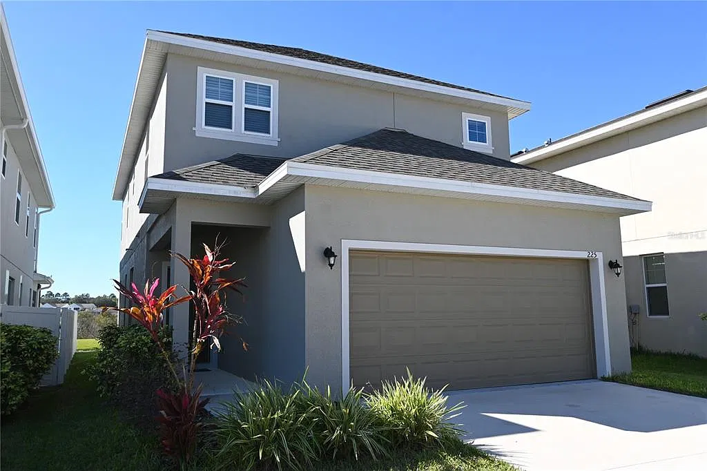 3 bed, 2.0 bath, 1935 sqft, $2,500 — Photo 2
