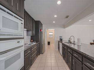 24 Champions Colony E, Houston, TX 77069