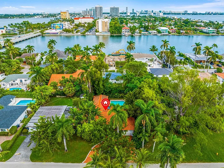 7711 Coquina Dr — Photo 45