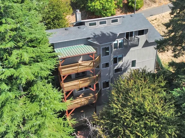 952 Summit Blvd, Springfield, OR 97477