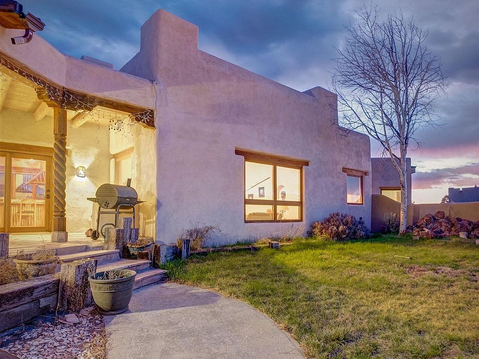 2 Camino De Los Arroyos, Ranchos De Taos, NM 87557 | Zillow