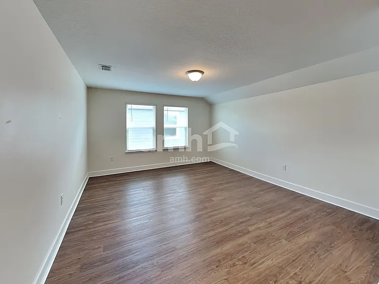 4431 Reisswood Loop — Photo 8