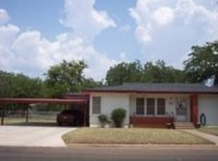 808 E Fitzgerald St, Bangs, TX 76823