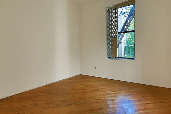 Rented by Cooper & Cooper Real Estate | media 4