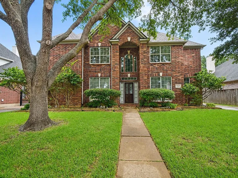 7207 Emerald Glen Dr — Photo 1