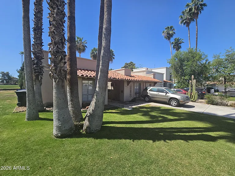 6851 E Golden Hills Way — Photo 2