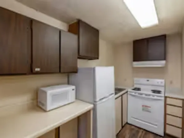 Badger, 4240 8th Ave NE #4620f8e91, Seattle, WA 98105