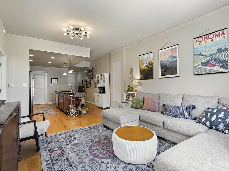 1975 N Grant St #401 — Photo 8