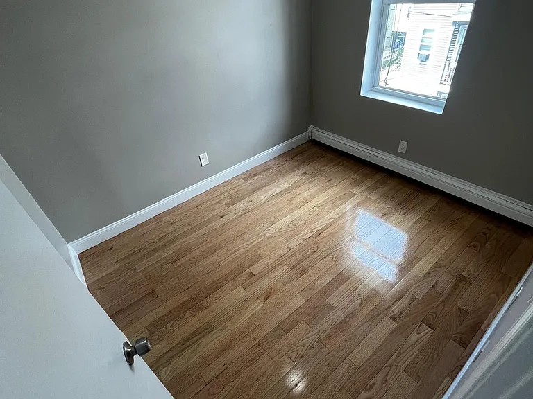 67 Shawmut St #3A — Photo 3