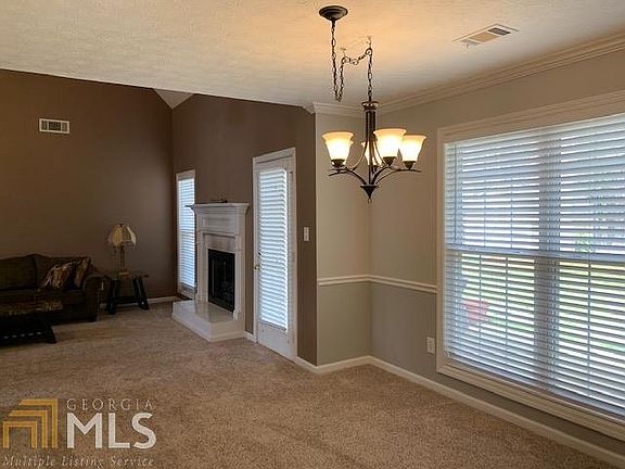 5th image of 80 Chapman Oak Dr