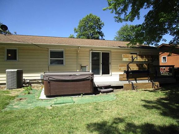 3rd image of 726 10th St N