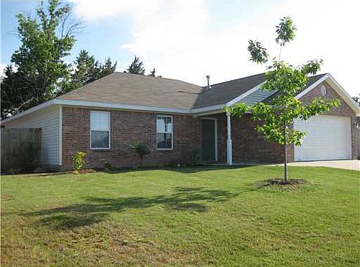 1st image of 747 E Richland Creek Ave