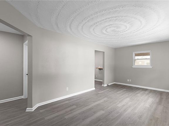 2nd image of 102 Stratford St