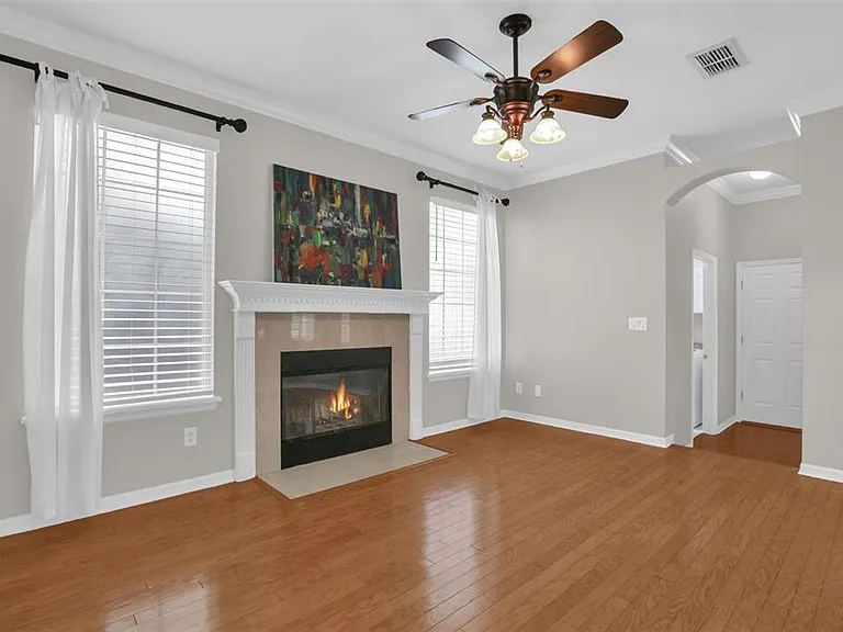 2165 Ridgewood St — Photo 13