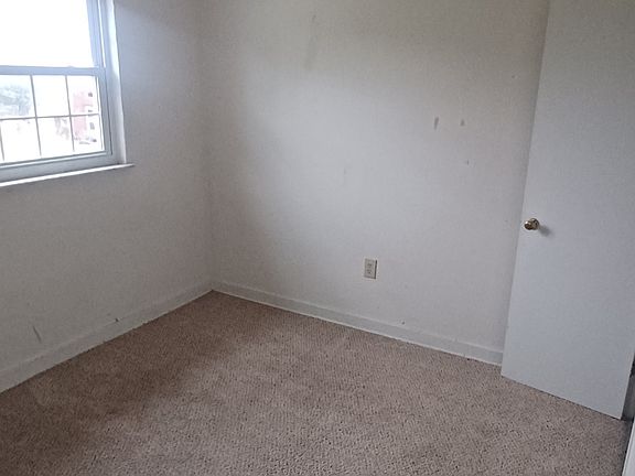 5th image of 445 McClelland Rd