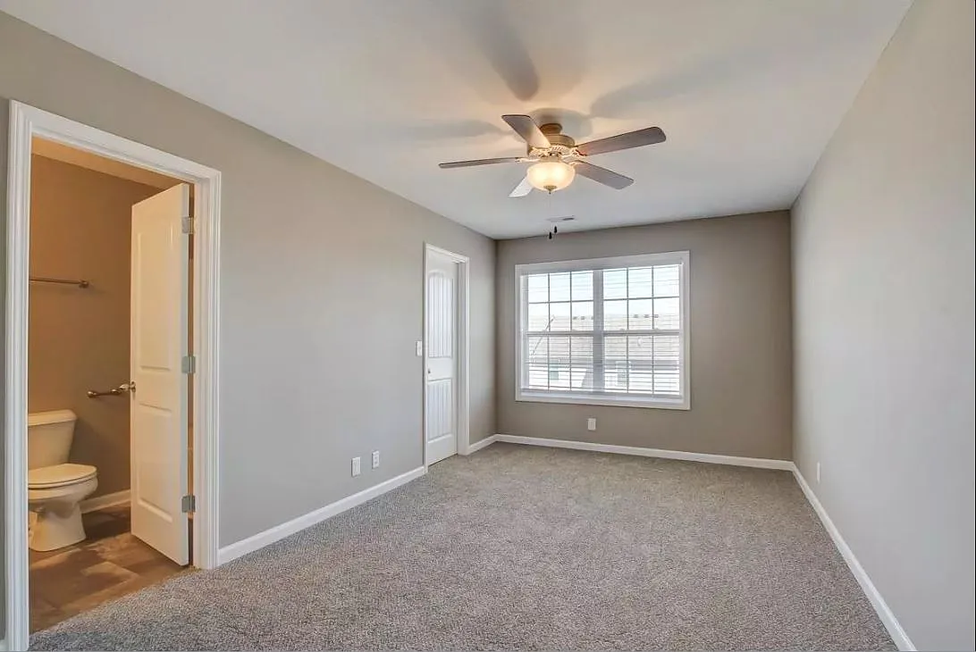 2 bed, 2.5 bath, 1216 sqft, $1,400 — Photo 2