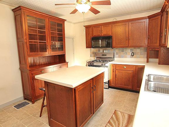 5th image of 214 Wood St