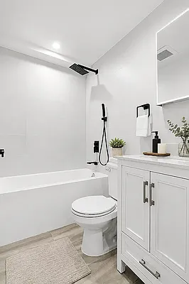 Bathroom, photo 1